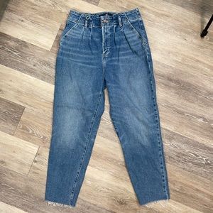 Hollister Co. (HCO) Vintage stretch Ultra high-rise Mom jeans | size 9S (29)